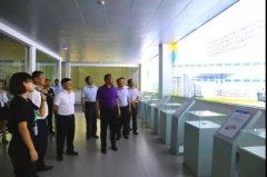 新疆若羌縣委副書記、縣長艾山江帶領考察團走